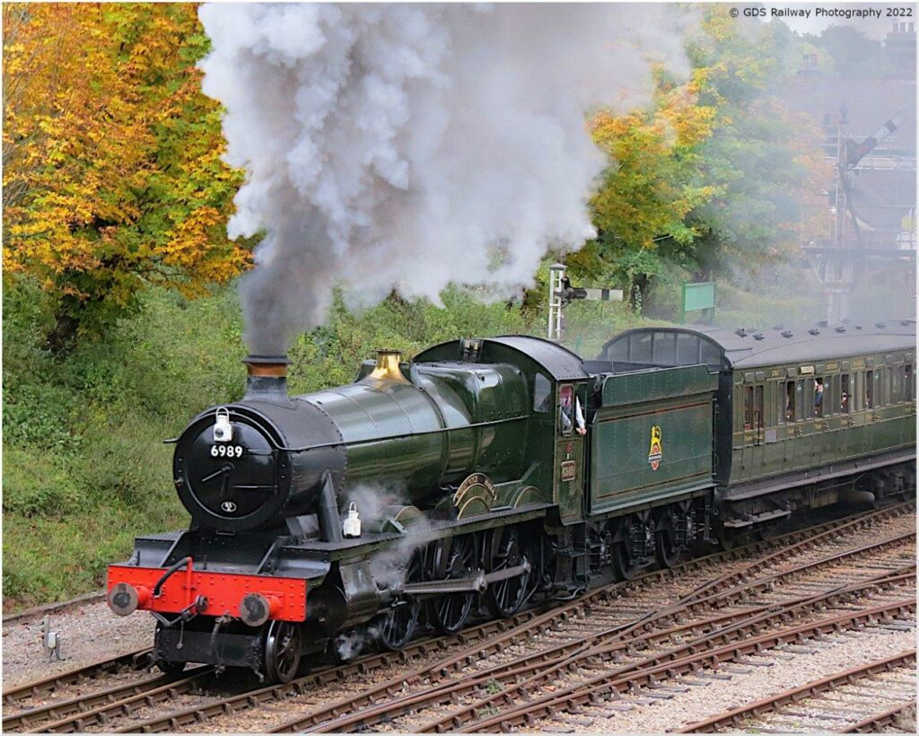 6989 Wightwick Hall at the Blueblell's Giants of Steam Gala, in October 2022 (Gary Smith) 6989 Wightwick Hall at the Blueblell's Giants of Steam Gala, in October 2022 (Gary Smith)