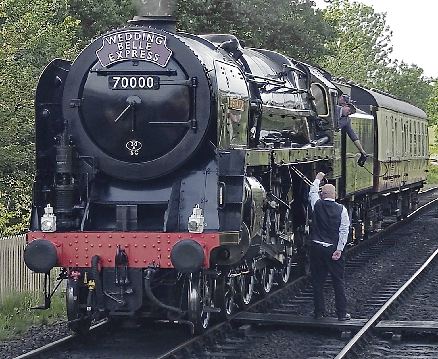 70000 'Britannia' arrives at Sheffield Park after hauling an incoming private charter (23 May 2025, Martin Lawrence)