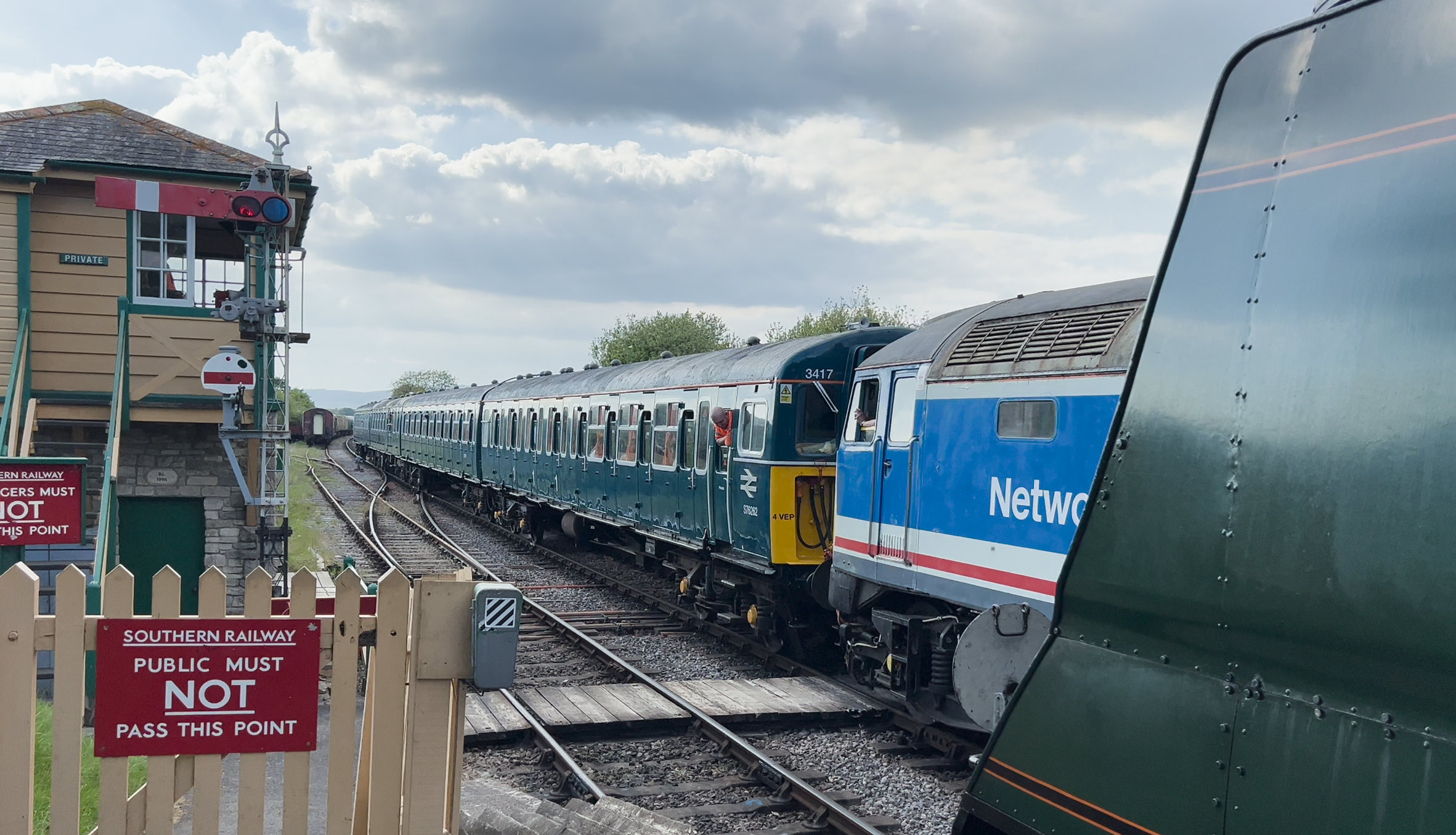 VEP, behind 47715 passes 34072 at Harmans Cross on 8 May 2025 - Richard Salmon